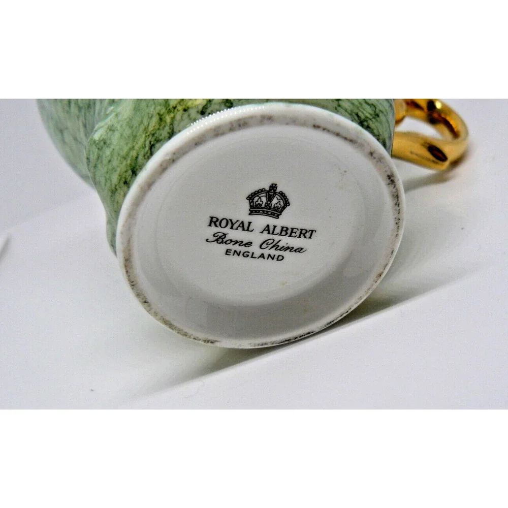 Rare Royal Albert Bone China Marbled Green Scalloped Tea Cup And Saucer England